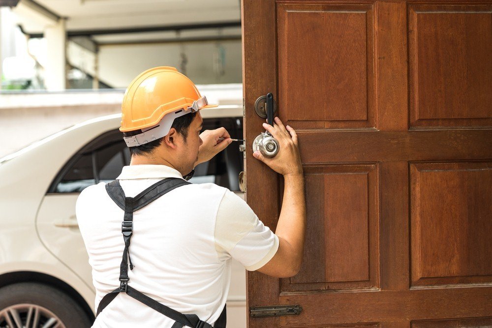 Commercial locksmith services